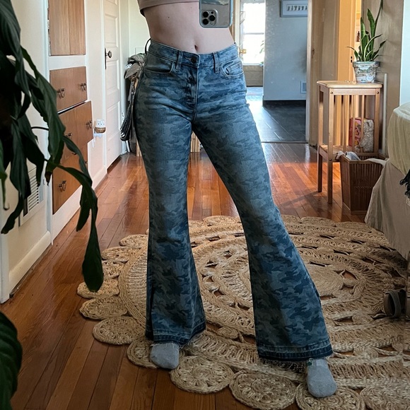 NWT Y2K Camo Flare Leg Jeans - Picture 4 of 8